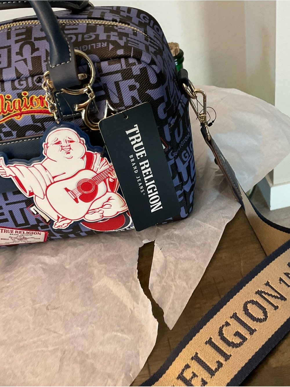 Women’s True Religion Multi Patch Logo Satchel And Crossbody Handbag NWT - Picture 11 of 11